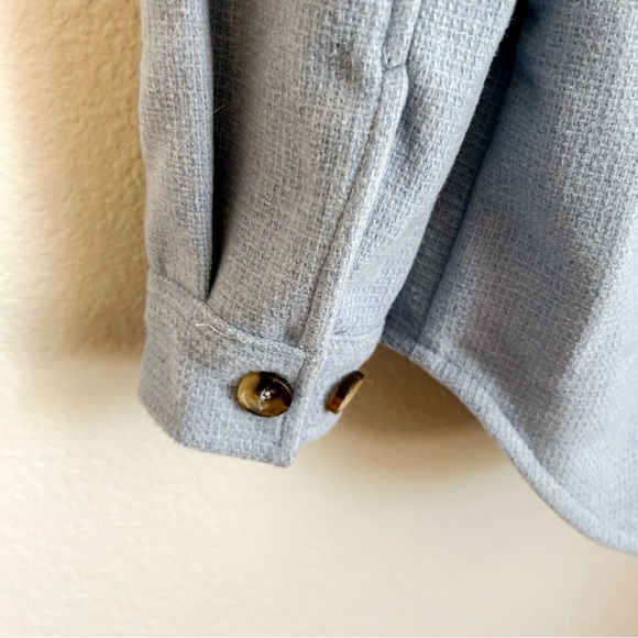 RDI Light Blue Button-Up Front Closure Shacket With  Pockets, Size Medium - Picture 4 of 7